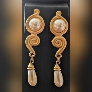 Goldstone and faux pearl earrings